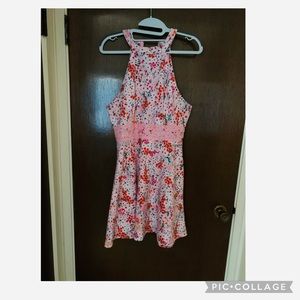 Baby doll style dress Size L half zipper in the back.